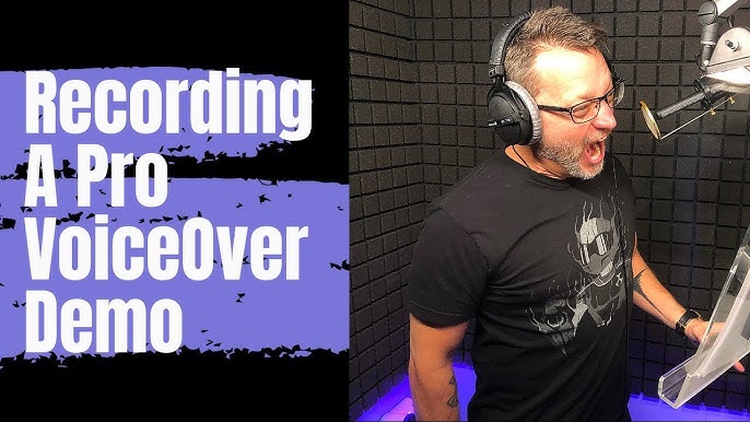 Steve Blum in studio di registrazione